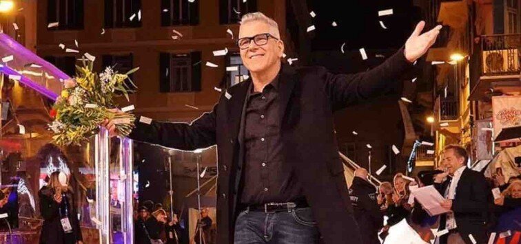 Michele Zarrillo torna sul palco il cantautore italiano torna live per il Concerto di Natale 2023